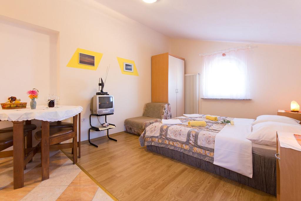 Apartments Juras Brzac Ngoại thất bức ảnh