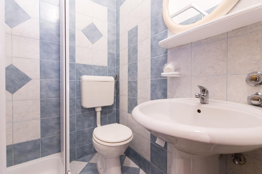 Apartments Juras Brzac Ngoại thất bức ảnh